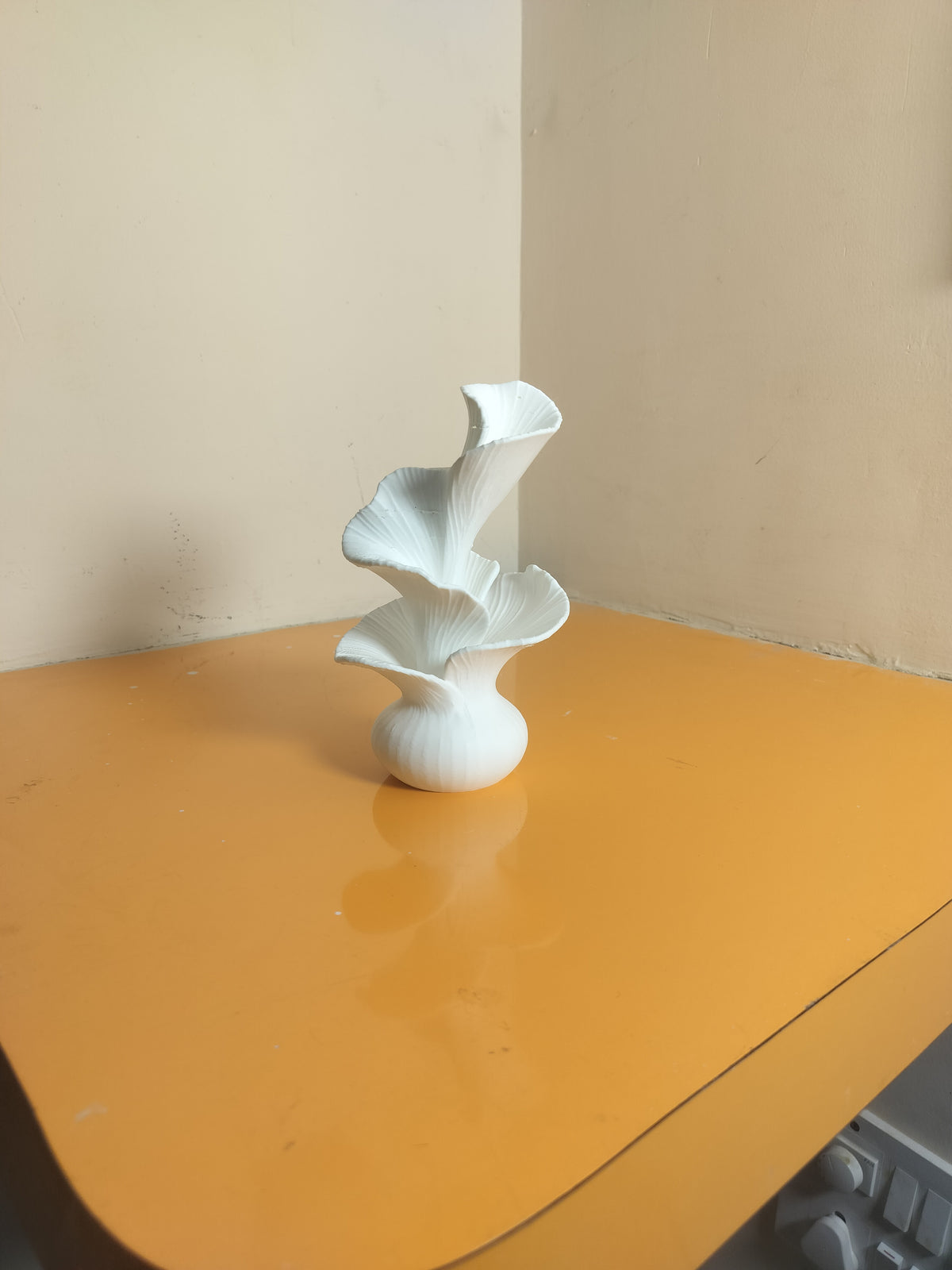 Flower Sculpture Set OF 4 Large (H-18to 20 cms each)White