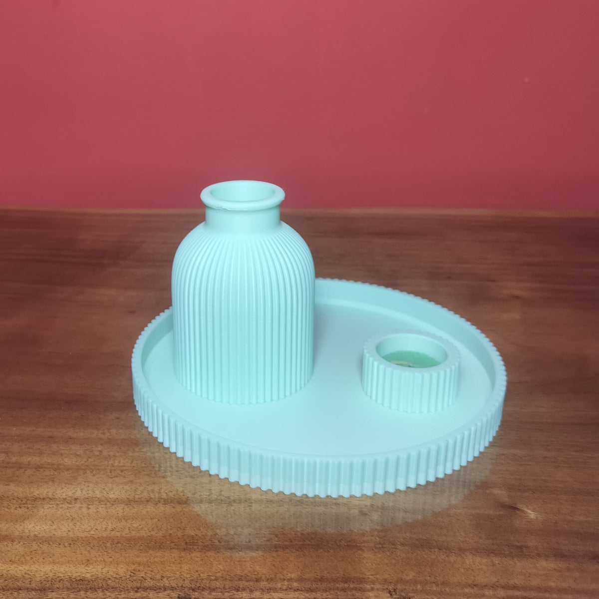 Ribbed Vase & Diya Set with 22 Cms Tray