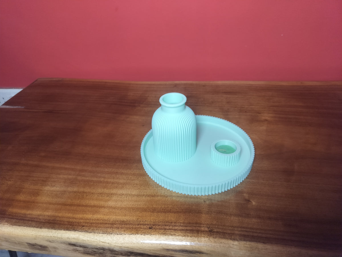 Ribbed Vase & Diya Set with 22 Cms Tray