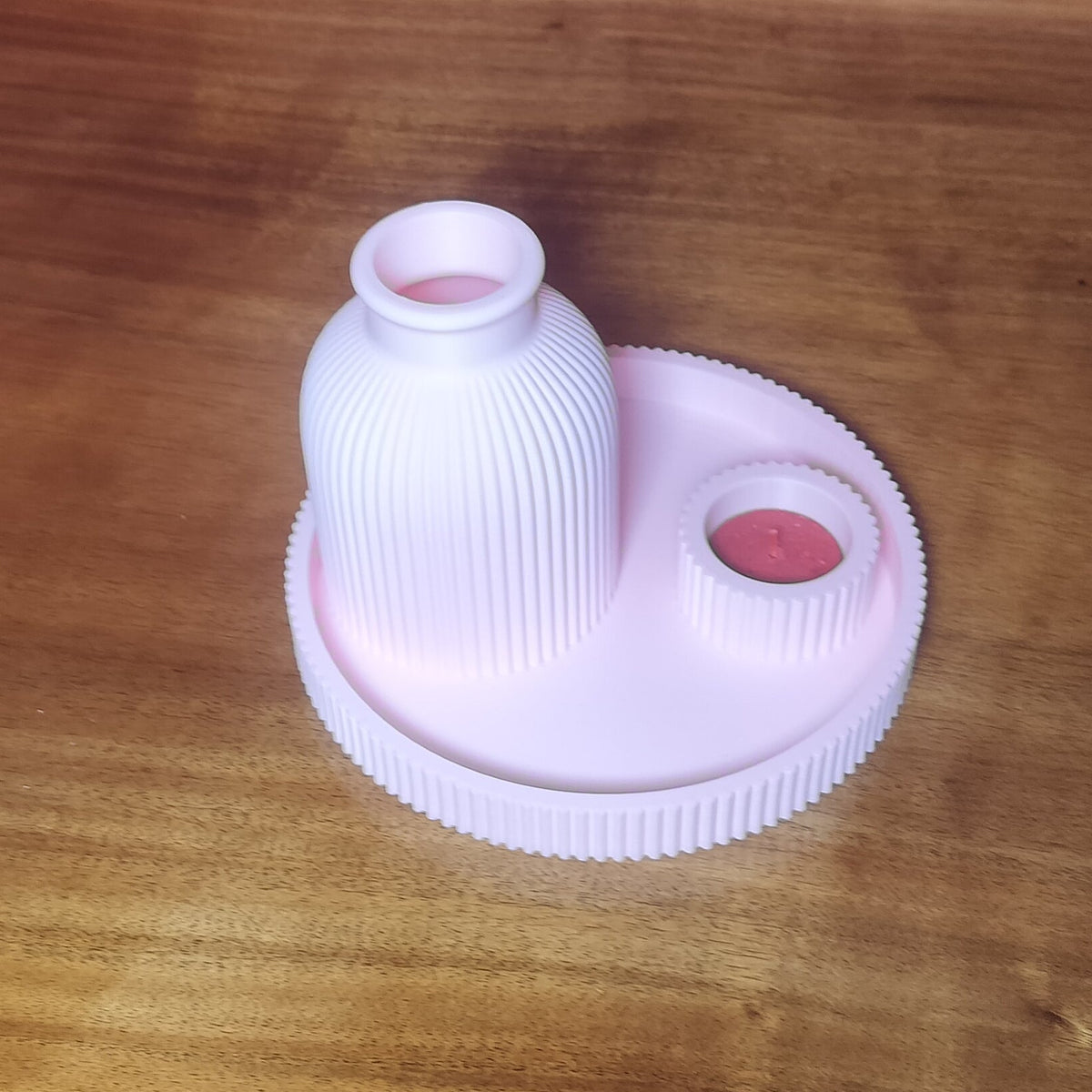 Ribbed Vase & Diya Set with 18 Cms Tray